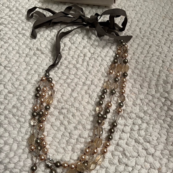 Loft, gray, pink beaded necklace - Picture 2 of 3